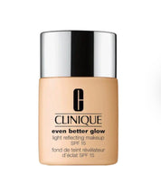 CLINIQUE - Even Better Glow SPF 15 - Fondotinta Illuminante SPF 15