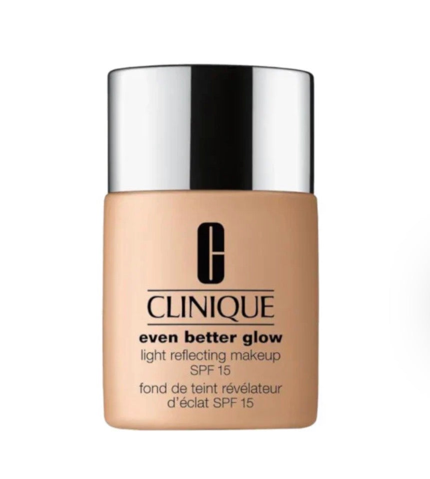 CLINIQUE - Even Better Glow SPF 15 - Fondotinta Illuminante SPF 15