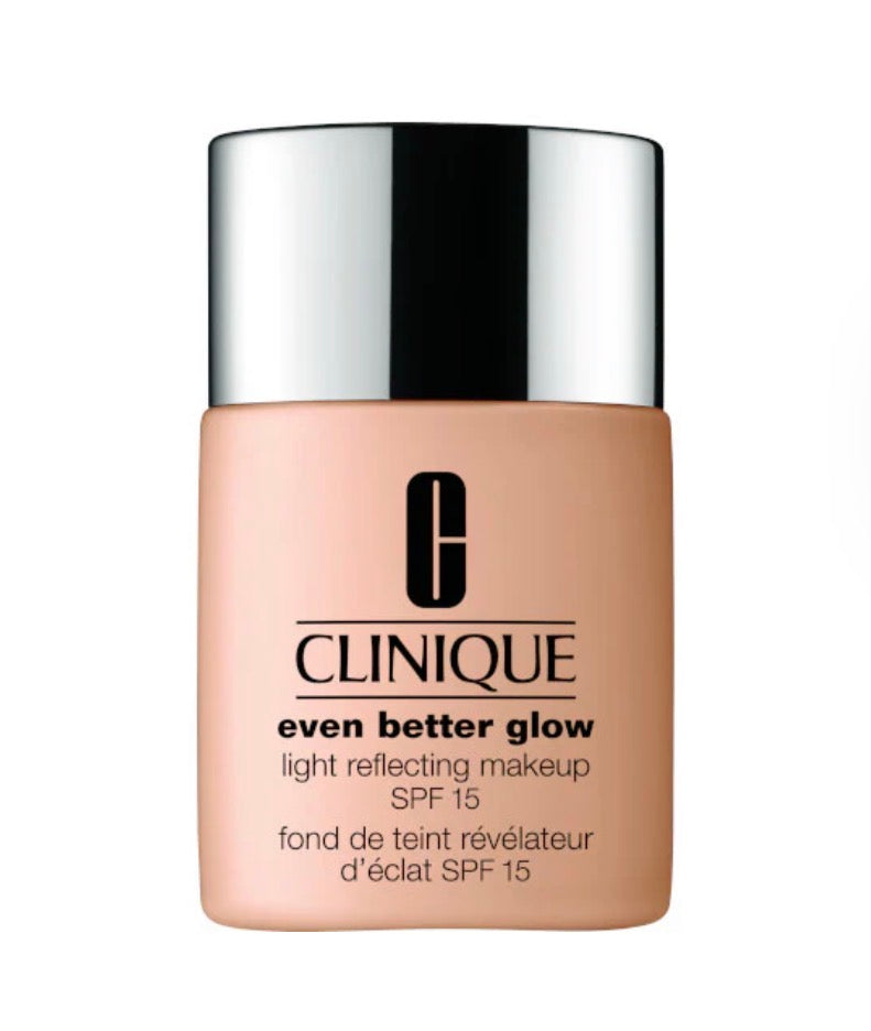 CLINIQUE - Even Better Glow SPF 15 - Fondotinta Illuminante SPF 15