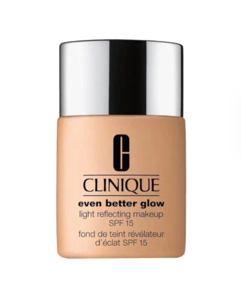 CLINIQUE - Even Better Glow SPF 15 - Fondotinta Illuminante SPF 15