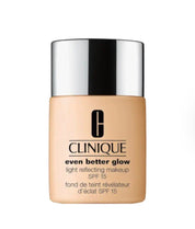 CLINIQUE - Even Better Glow SPF 15 - Fondotinta Illuminante SPF 15