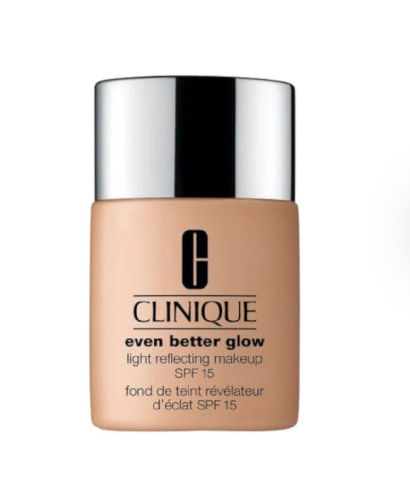 CLINIQUE - Even Better Glow SPF 15 - Fondotinta Illuminante SPF 15