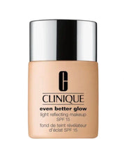 CLINIQUE - Even Better Glow SPF 15 - Fondotinta Illuminante SPF 15