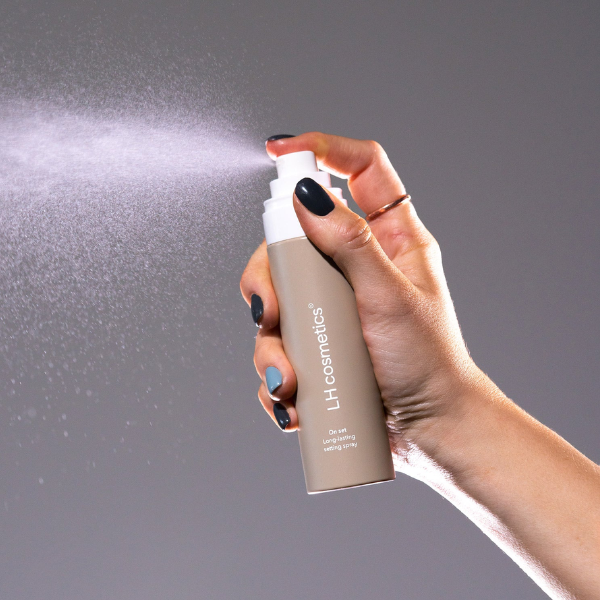 LCOSMETICS - On set - long-lasting setting spray